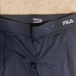 New W/o tags.FILA performance running pants women’s M